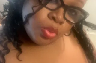 Im confident n freaky, i want to be plesse n want to please - Image 2