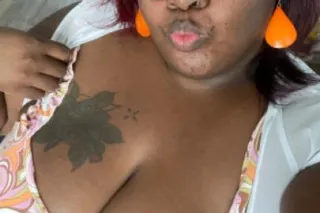 Im confident n freaky, i want to be plesse n want to please - Image 4