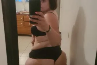 Beautiful Blue eyes and super thick thighs aiming to please and ready to give you a experience of a lifetime💋💋💋 - Image 4